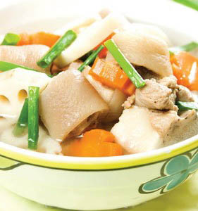 canh-duoi-heo-ham-cu-sen canh-duoi-heo-ham-cu-sen