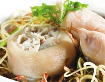 canh-gio-heo-ham-bap-chuoi canh-gio-heo-ham-bap-chuoi