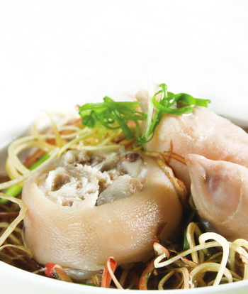 canh-gio-heo-ham-bap-chuoi1 canh-gio-heo-ham-bap-chuoi1