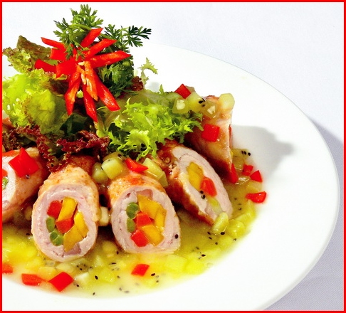 thit than cuon trai cay