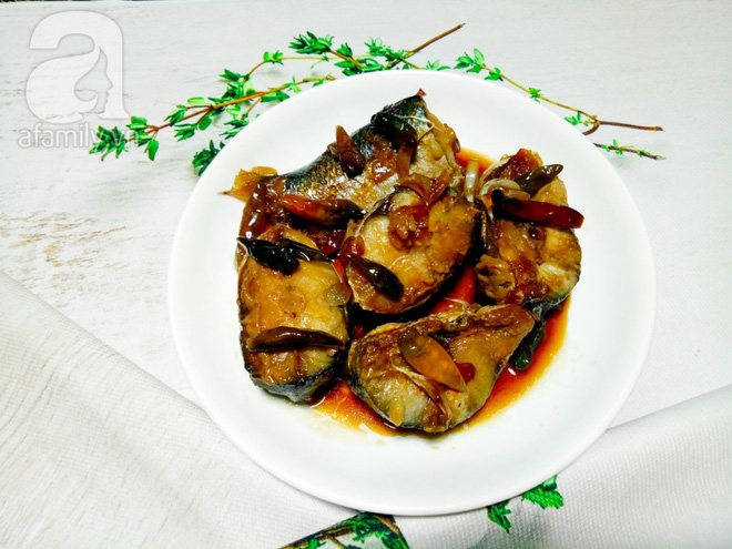 Cá kho ớt cay ngon đậm đà vừa ăn vừa xuýt xoa - Ảnh 6. Cá kho ớt cay ngon đậm đà vừa ăn vừa xuýt xoa - Ảnh 6.