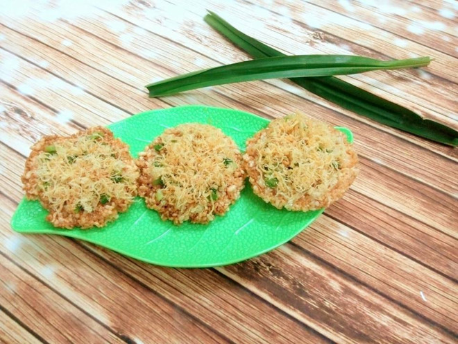 Tu lam com chay cha bong thom ngon, gion rum hinh anh 1