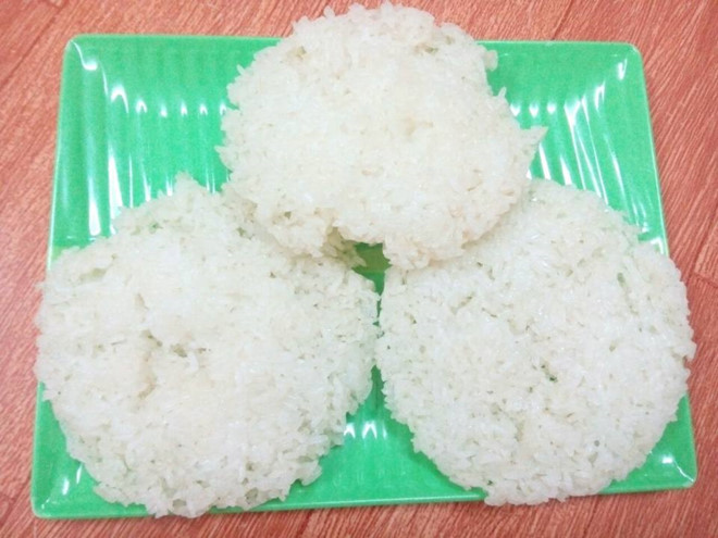 Tu lam com chay cha bong thom ngon, gion rum hinh anh 2