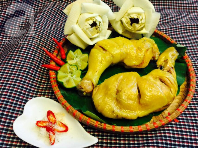 Món ngon cuối tuần: Gà hấp lá sen - Ảnh 4. Món ngon cuối tuần: Gà hấp lá sen - Ảnh 4.
