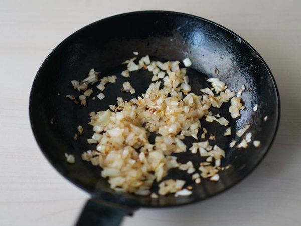 Hướng dẫn làm bánh rán nhân cà ri kiểu Nhật cực nhanh, ăn rất hấp dẫn - 4