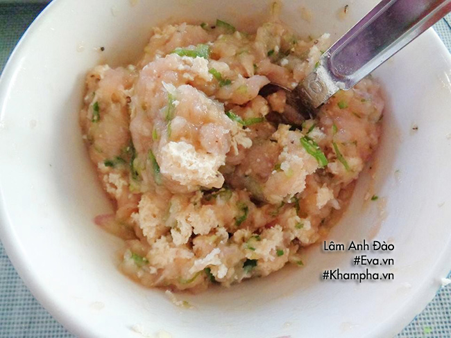 Mẹ làm đậu hũ nhồi thịt chiên giòn, nhìn thôi đã 'chảy nước miếng' - 6