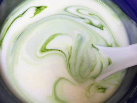 cach lam sua chua tra xanh 4