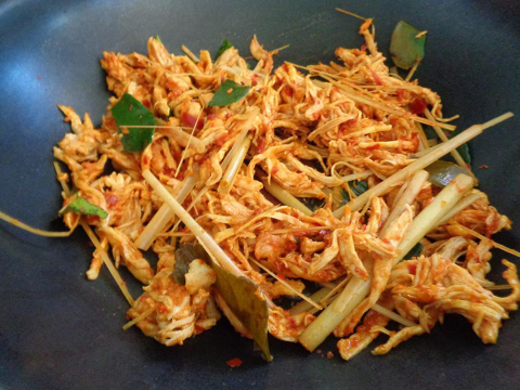 Cách làm khô gà lá chanh vừa ngon vừa nhanh 4