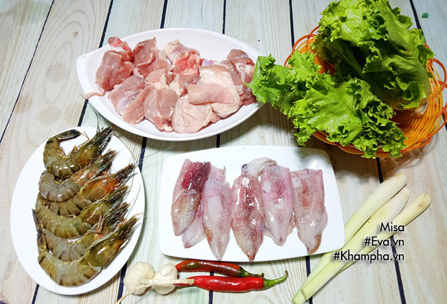 Tự làm mì Quảng hải sản thơm ngon kích thích vị giác - 1