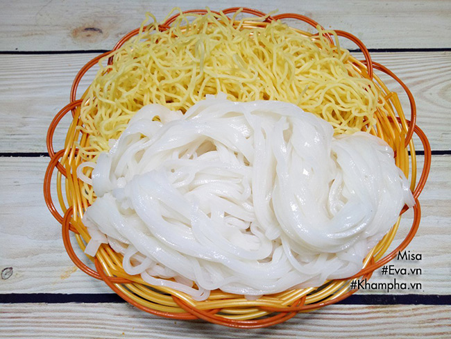 Tự làm mì Quảng hải sản thơm ngon kích thích vị giác - 12