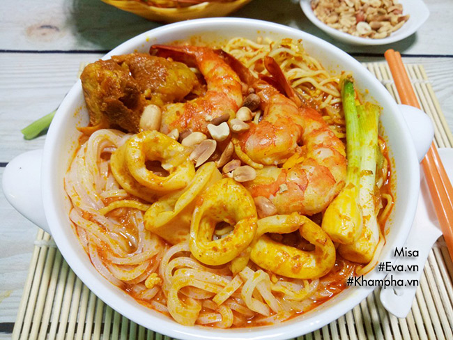 Tự làm mì Quảng hải sản thơm ngon kích thích vị giác - 17