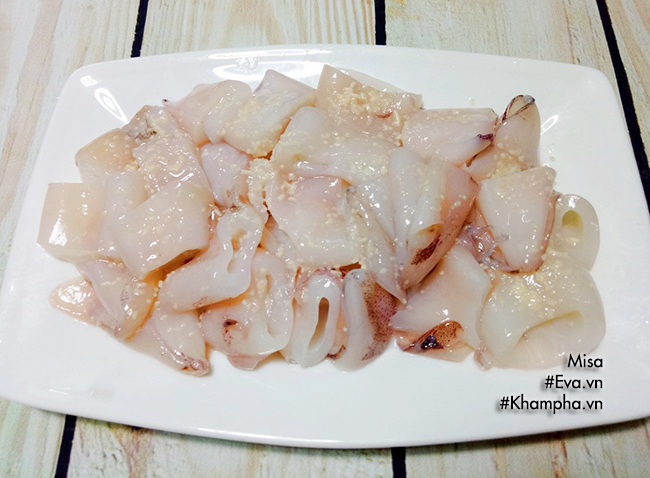 Tự làm mì Quảng hải sản thơm ngon kích thích vị giác - 6