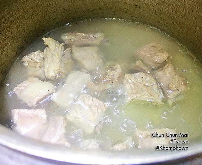 Canh sườn nấu khoai mì thơm ngon lạ miệng ngày đông - 3