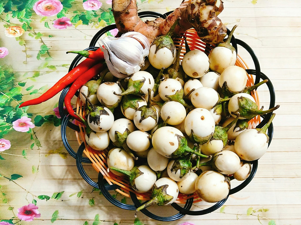 Cà pháo muối chua cay hình ảnh 1 Ca phao muoi chua cay hinh anh 1