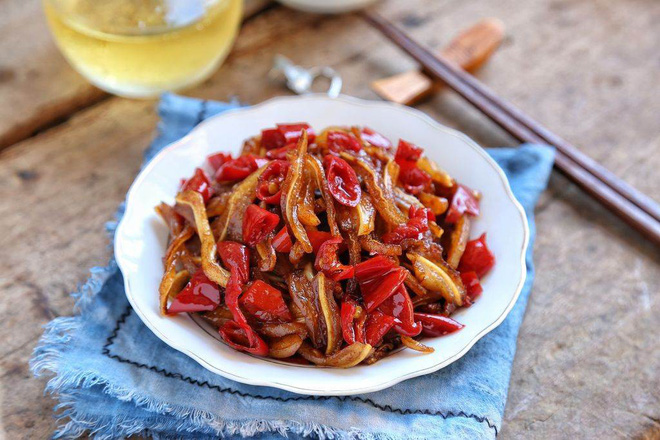 Tai heo chiên cay ấm bụng ngày đầu đông - Ảnh 4. Tai heo chiên cay ấm bụng ngày đầu đông - Ảnh 4.