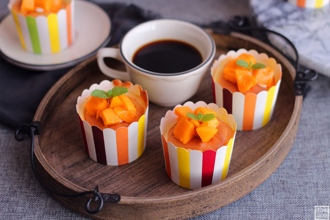 Xốp mềm thơm ngon món bánh chiffon Hokkaido - Ảnh 4. Xốp mềm thơm ngon món bánh chiffon Hokkaido - Ảnh 4.