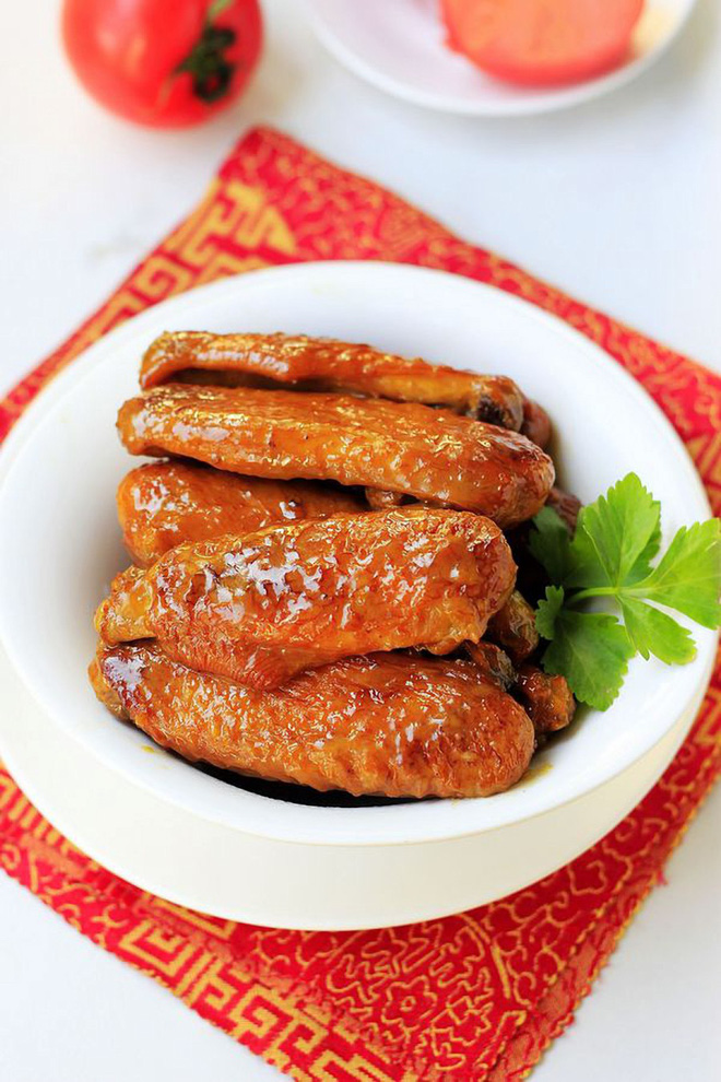 Cánh gà rim mắm ngon thế này thì bao nhiêu cơm cũng hết bay - Ảnh 4. Cánh gà rim mắm ngon thế này thì bao nhiêu cơm cũng hết bay - Ảnh 4.