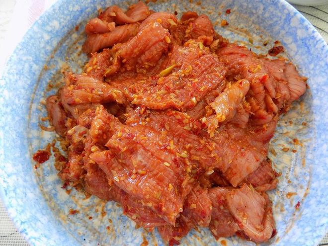 Cách làm khô bò xé sợi tuyệt ngon làm quà biếu Tết - Ảnh 3. Cách làm khô bò xé sợi tuyệt ngon làm quà biếu Tết - Ảnh 3.